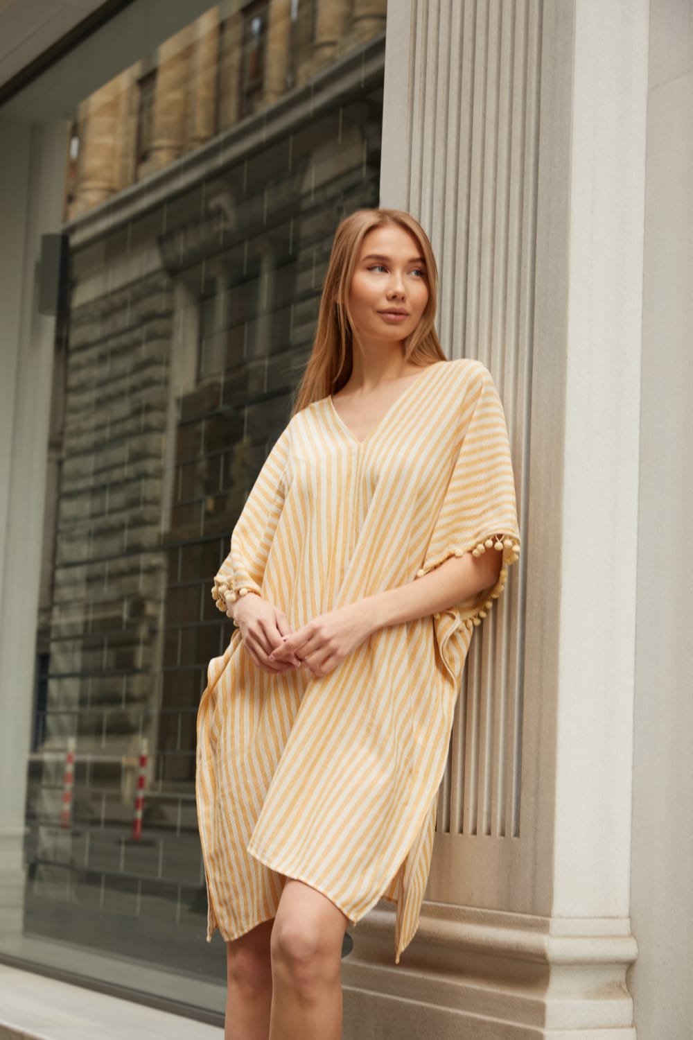 Sarı–Beyaz Çizgili Kısa Kaftan