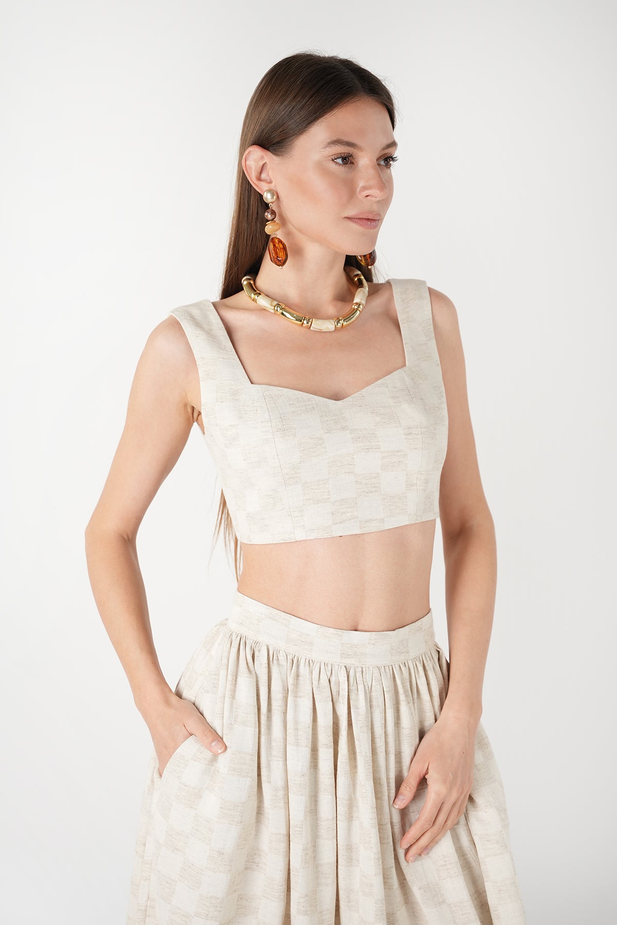 Sırt  bağcık detaylı kenevir crop üst